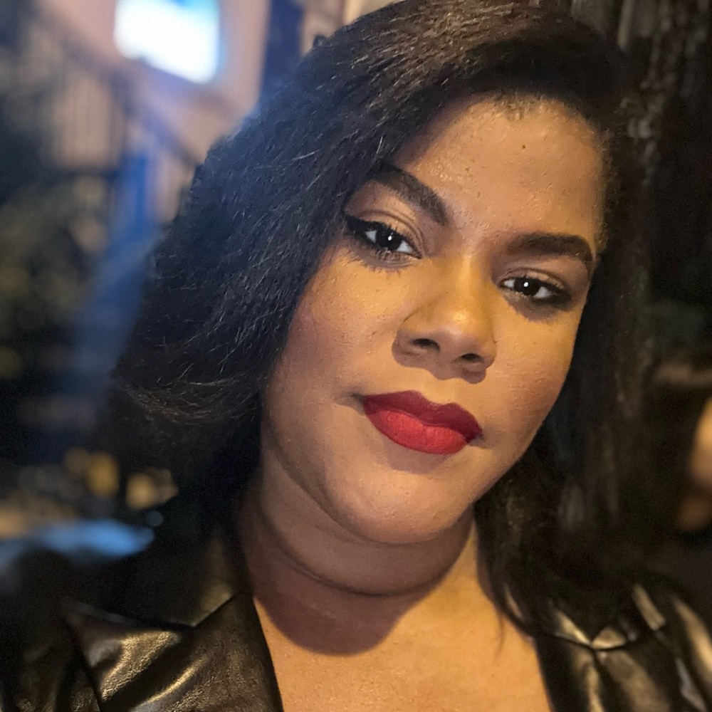Meet your Posher, Tia